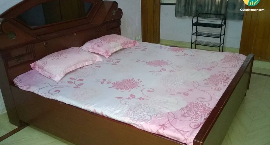 a well furnished room to stay, New Delhi 1